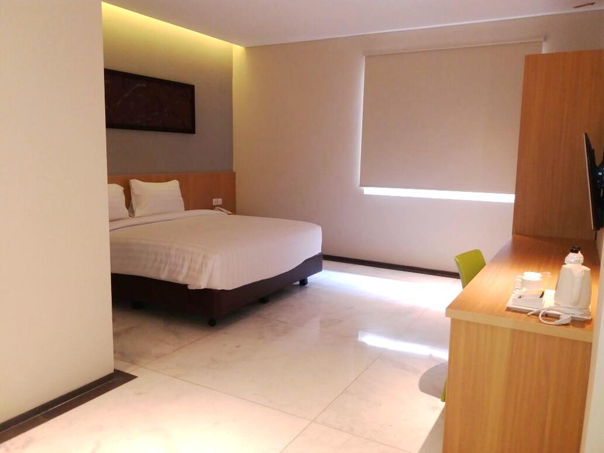 Vinotel Cirebon Esterno foto