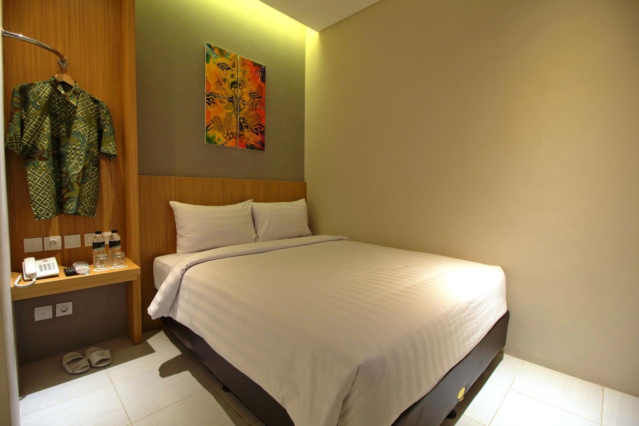 Vinotel Cirebon Esterno foto