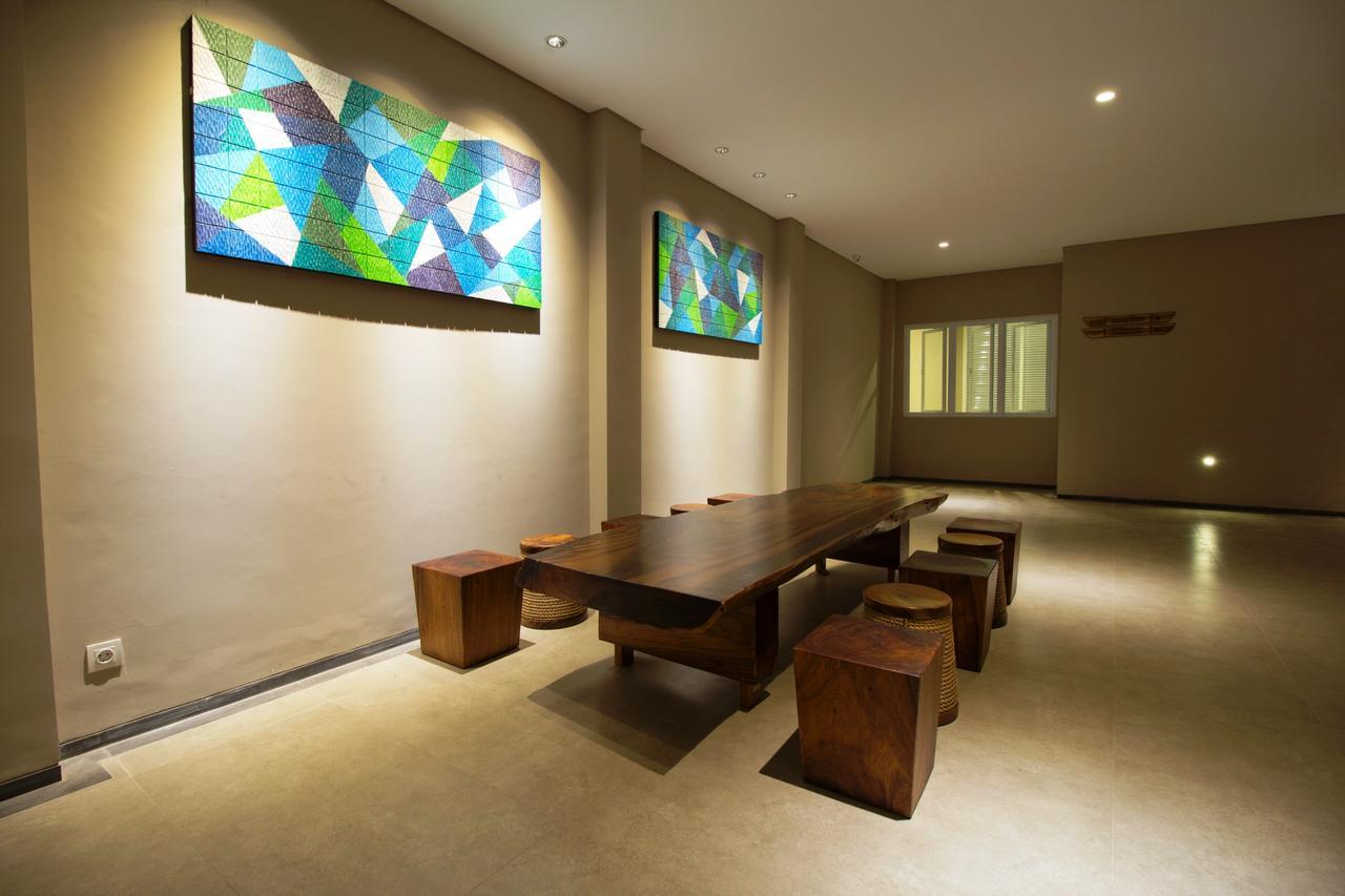 Vinotel Cirebon Esterno foto