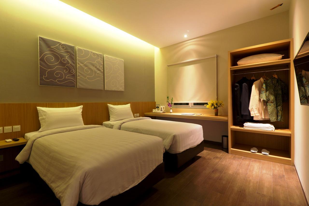 Vinotel Cirebon Esterno foto