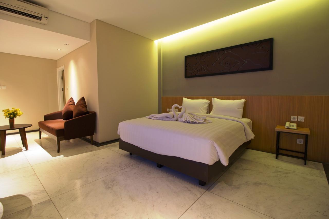 Vinotel Cirebon Esterno foto