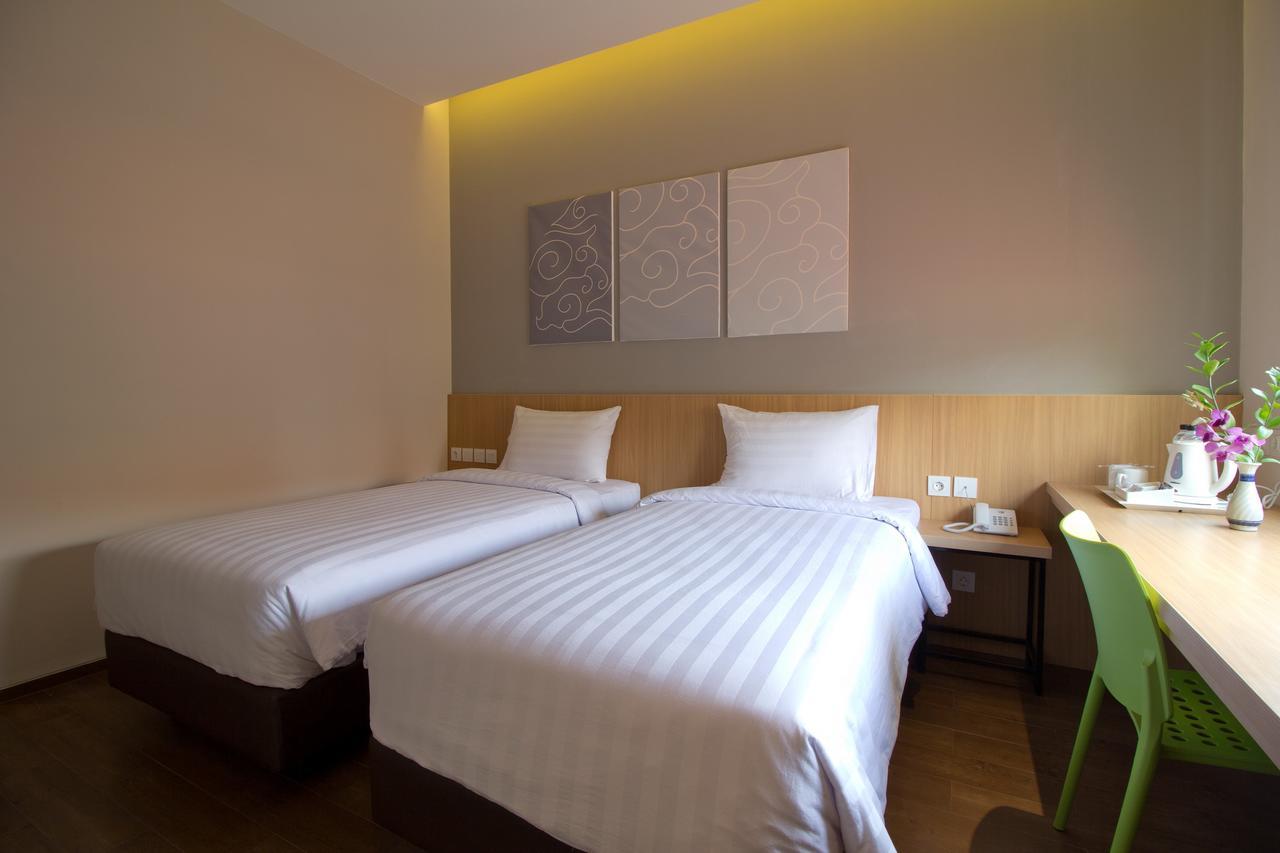 Vinotel Cirebon Esterno foto